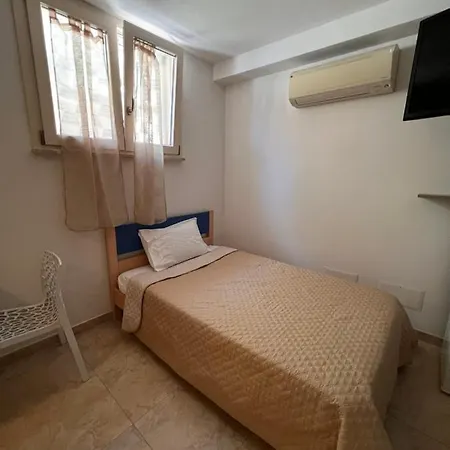 Rena Bianca House *